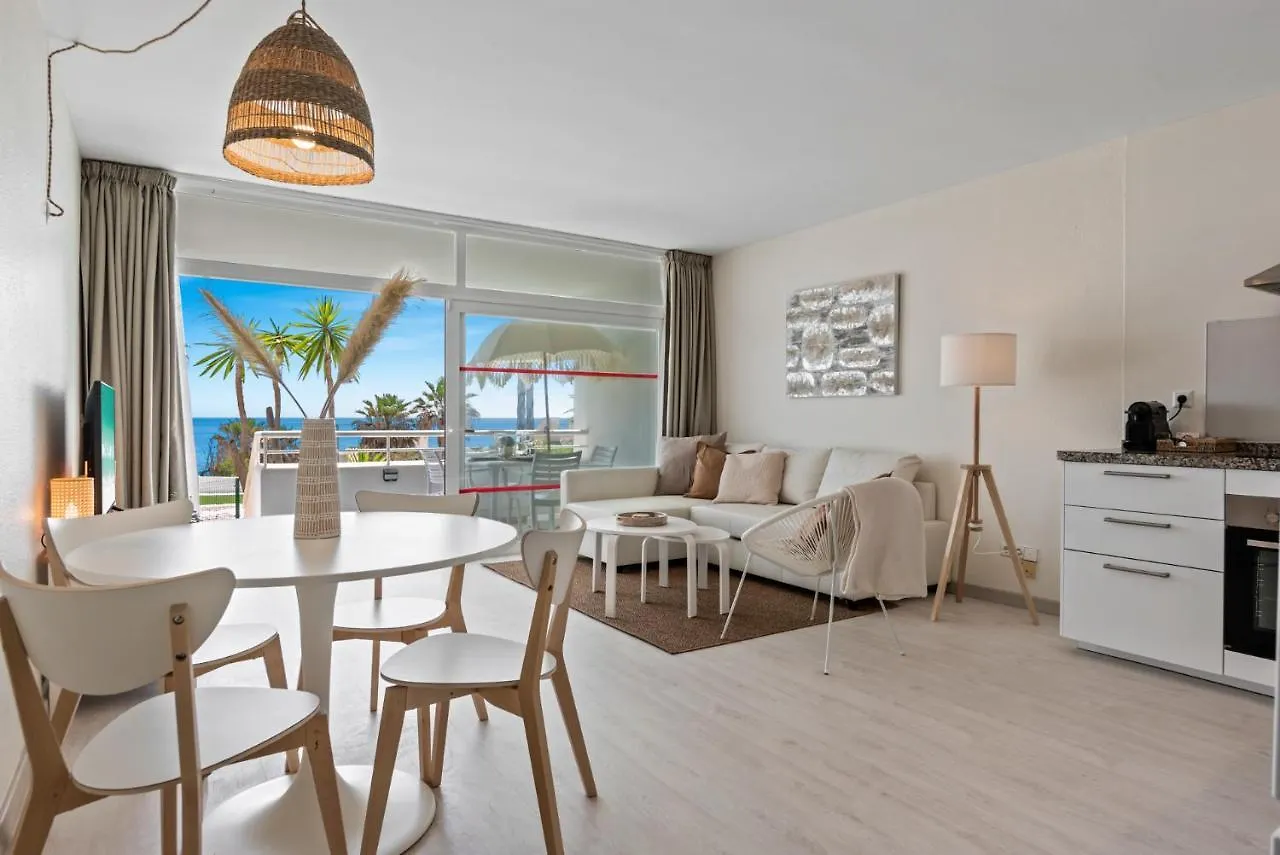 Frontline Beach Apartment Miraflores Sitio de Calahonda